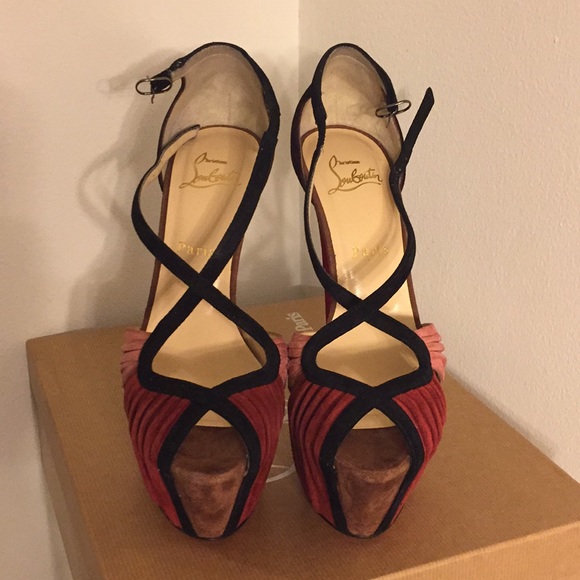 Christian Louboutin Shoes - Christian Louboutin size 39